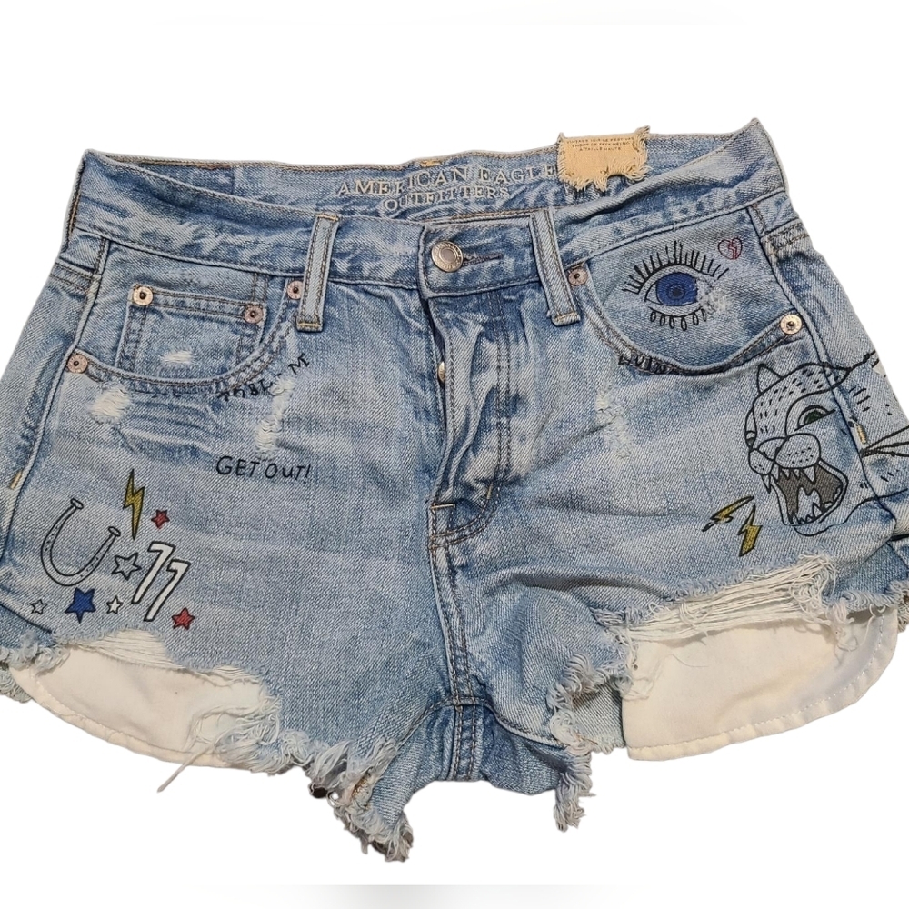 AMERICAN EAGLE embroidered jean shorts 2